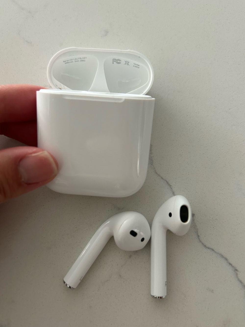 Apple AirPods 2nd Generation